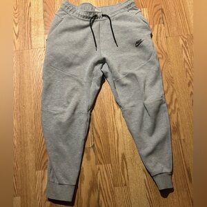 Nike tech gray sweatpants size M